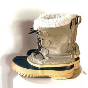 Manitou Sorel Women’s Vintage Lined Leather Warm Winter Boots with Faux Fur Trim